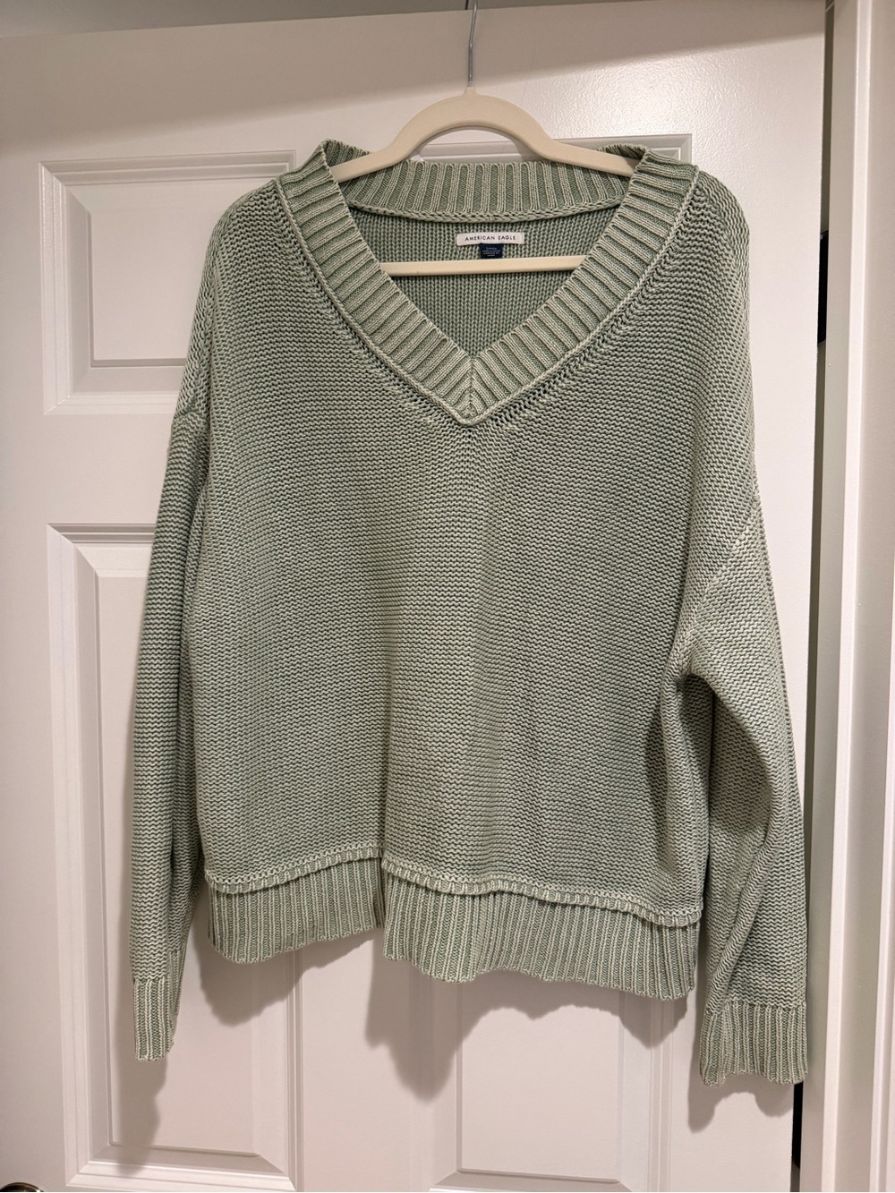 American Eagle Outfitters Women's V-Neck Sweater in Light Sage